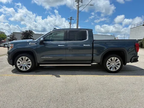 More photos of 2020 GMC Sierra 1500 Crew Cab Denali at EZ Car Connection, KY