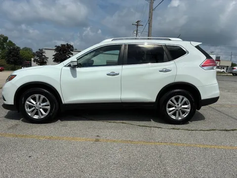 More photos of 2016 Nissan Rogue 4d SUV AWD SV at EZ Car Connection, KY