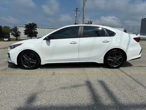 More photos of 2021 Kia Forte GT-Line IVT at EZ Car Connection, KY