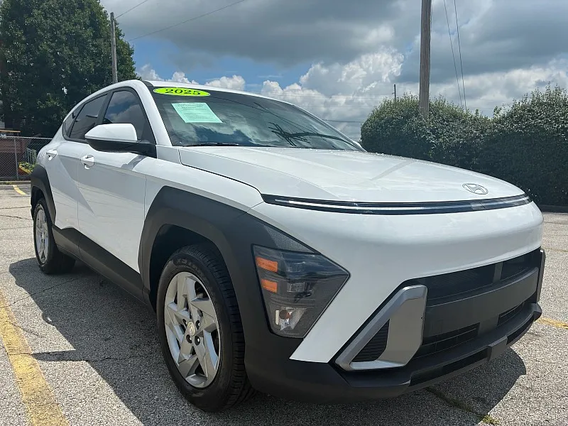 White 2025 Hyundai Kona SE FWD for sale in Frankfort, KY