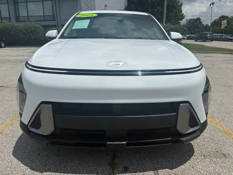 Photos of 2025 Hyundai Kona SE FWD for sale in Frankfort, KY at EZ Car Connection