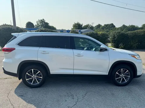More photos of 2019 Toyota Highlander 4d SUV AWD XLE at EZ Car Connection, KY