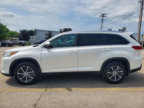 More photos of 2019 Toyota Highlander 4d SUV AWD XLE at EZ Car Connection, KY