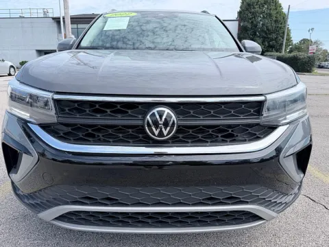 More photos of 2022 Volkswagen Taos SE 4MOTION at EZ Car Connection, KY