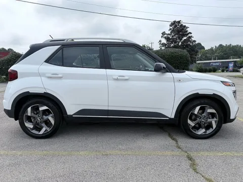 More photos of 2023 Hyundai Venue Limited IVT at EZ Car Connection, KY
