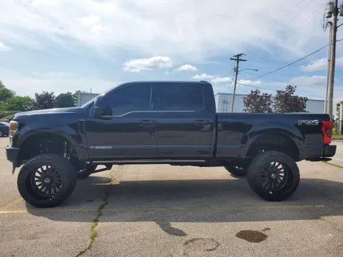 More photos of 2021 Ford Super Duty F-250 Platinum Crew Cab SRW 6.75' Box at EZ Car Connection, KY