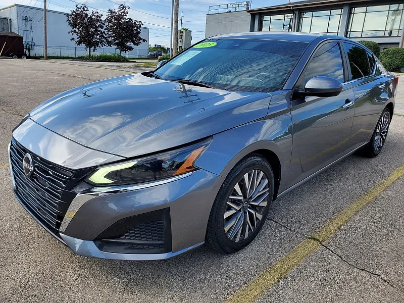 Gray 2023 Nissan Altima 2.5 SV Sedan for sale in Frankfort, KY