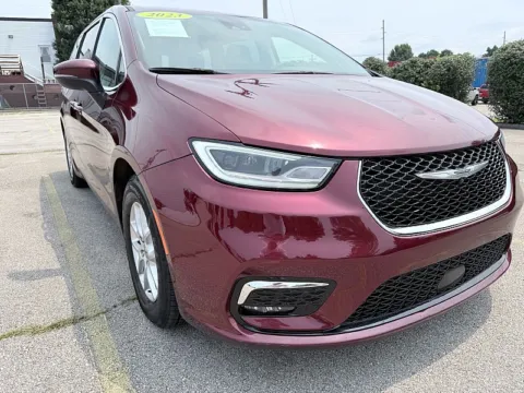 Photos of 2023 Chrysler Pacifica Touring L FWD for sale in Frankfort, KY at EZ Car Connection
