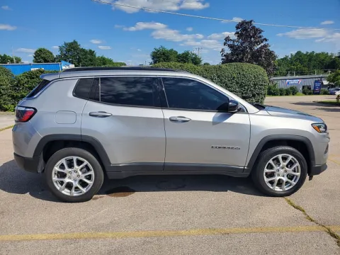 More photos of 2023 Jeep Compass Latitude Lux 4x4 at EZ Car Connection, KY