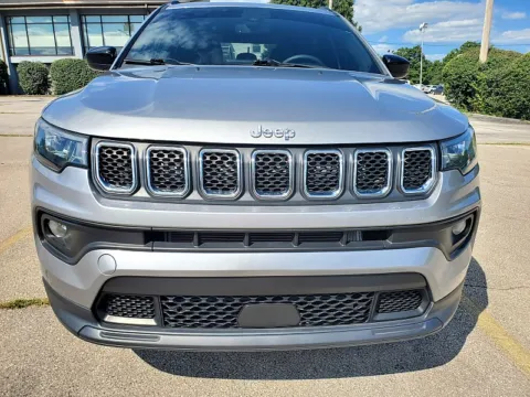 Photos of 2023 Jeep Compass Latitude Lux 4x4 for sale in Frankfort, KY at EZ Car Connection