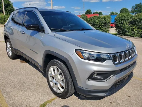 Another view of 2023 Jeep Compass Latitude Lux 4x4 for sale in Frankfort, KY at EZ Car Connection