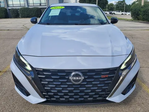 Photos of 2023 Nissan Altima 2.5 SR Sedan for sale in Frankfort, KY at EZ Car Connection