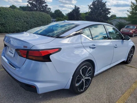 More photos of 2023 Nissan Altima 2.5 SR Sedan at EZ Car Connection, KY