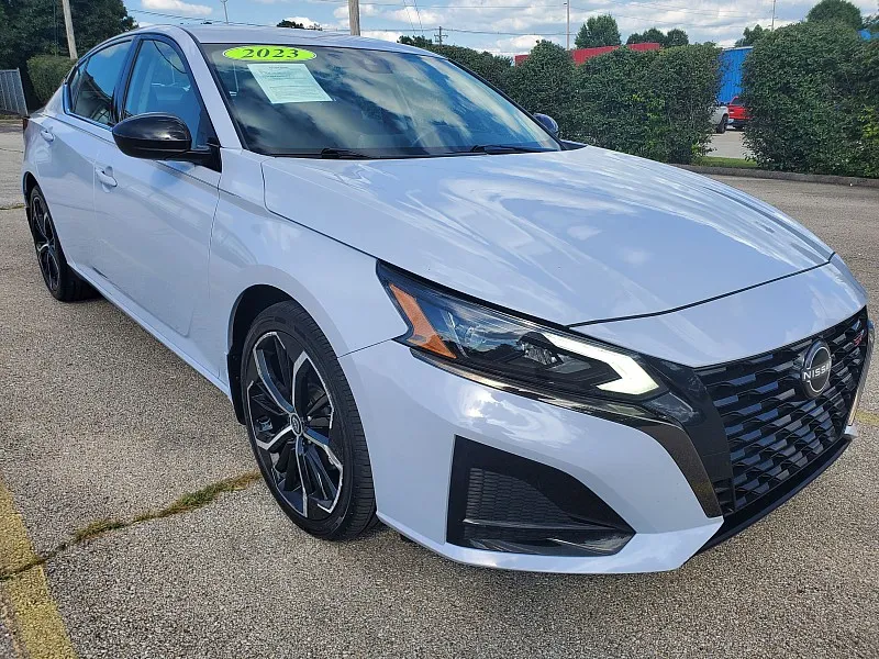 Gray 2023 Nissan Altima 2.5 SR Sedan for sale in Frankfort, KY