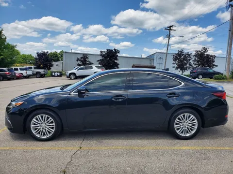 Photos of 2018 Lexus ES 350 FWD for sale in Frankfort, KY at EZ Car Connection