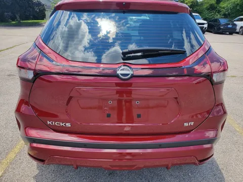 More photos of 2023 Nissan Kicks SR FWD at EZ Car Connection, KY