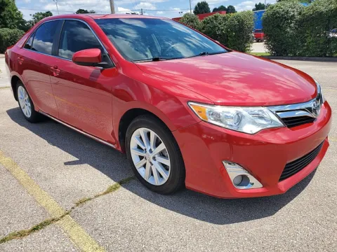 Red 2014 Toyota Camry 4d Sedan XLE for sale in Frankfort, KY