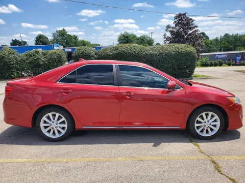 More photos of 2014 Toyota Camry 4d Sedan XLE at EZ Car Connection, KY