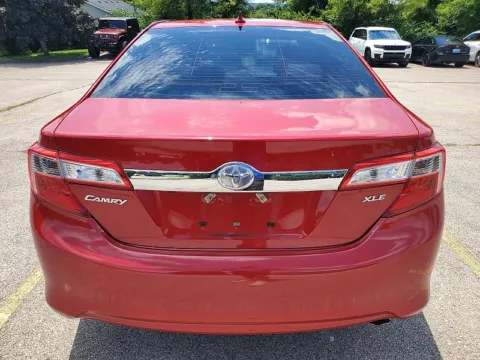 More photos of 2014 Toyota Camry 4d Sedan XLE at EZ Car Connection, KY