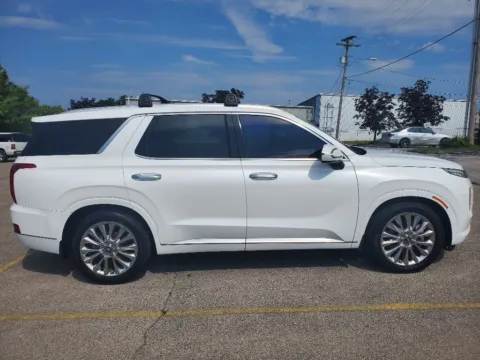 Photos of 2020 Hyundai PALISADE Limited for sale in Frankfort, KY at EZ Car Connection