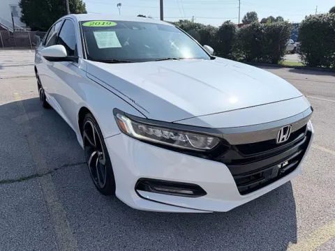 White 2019 Honda Accord Sedan 4d Sport 1.5L CVT for sale in Frankfort, KY