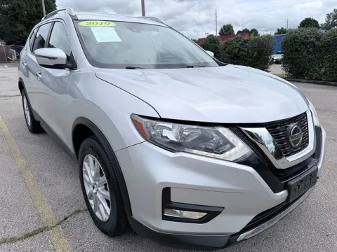 Silver 2019 Nissan Rogue 4d SUV AWD SV for sale in Frankfort, KY