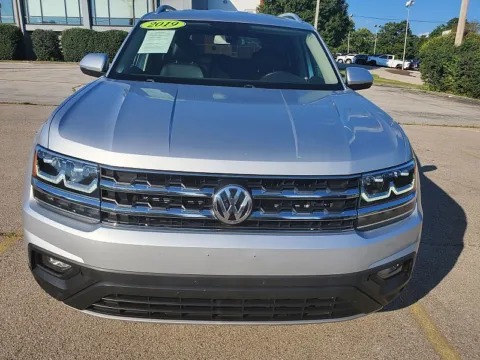 Photos of 2019 Volkswagen Atlas 4d SUV 3.6L SE 4motion for sale in Frankfort, KY at EZ Car Connection