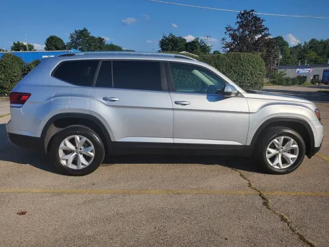 Photos of 2019 Volkswagen Atlas 4d SUV 3.6L SE 4motion for sale in Frankfort, KY at EZ Car Connection