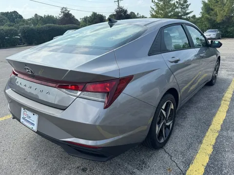 More photos of 2023 Hyundai Elantra SEL IVT at EZ Car Connection, KY