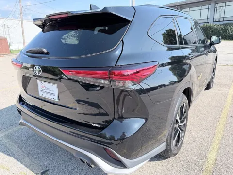 Another view of 2022 Toyota Highlander XSE FWD for sale in Frankfort, KY at EZ Car Connection