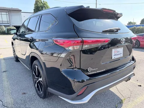 More photos of 2022 Toyota Highlander XSE FWD at EZ Car Connection, KY