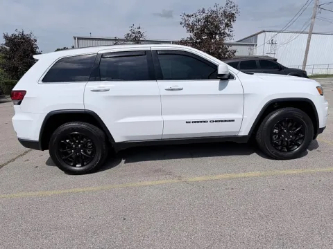 More photos of 2022 Jeep Grand Cherokee WK Laredo E 4x4 at EZ Car Connection, KY