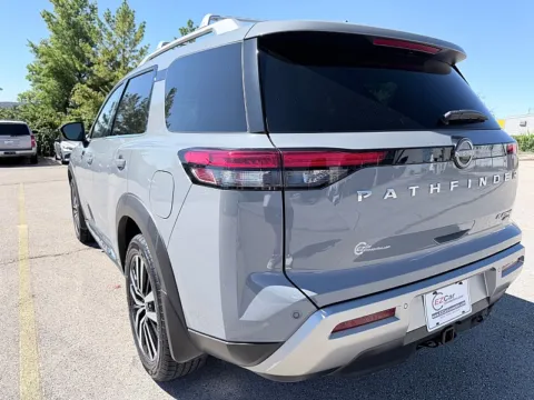 More photos of 2023 Nissan Pathfinder Platinum 4WD at EZ Car Connection, KY