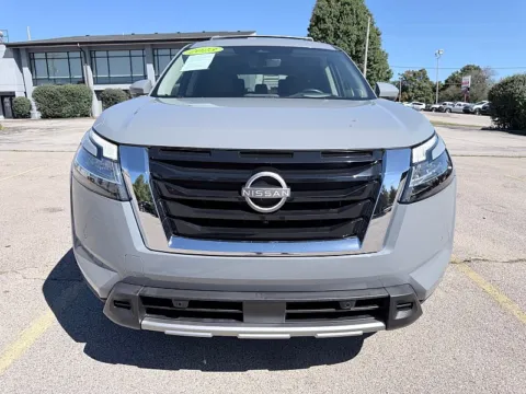 Photos of 2023 Nissan Pathfinder Platinum 4WD for sale in Frankfort, KY at EZ Car Connection