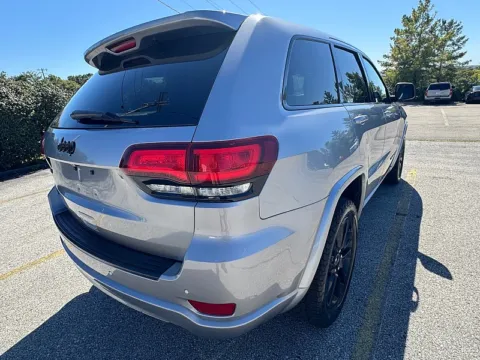 More photos of 2020 Jeep Grand Cherokee 4d SUV 4WD Laredo Altitude at EZ Car Connection, KY