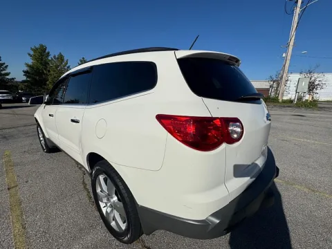 More photos of 2012 Chevrolet Traverse 4d SUV FWD LT1 at EZ Car Connection, KY
