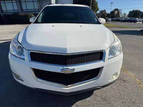 Photos of 2012 Chevrolet Traverse 4d SUV FWD LT1 for sale in Frankfort, KY at EZ Car Connection