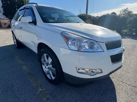 White 2012 Chevrolet Traverse 4d SUV FWD LT1 for sale in Frankfort, KY