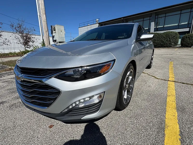 Silver 2021 Chevrolet Malibu 4dr Sdn LT for sale in Frankfort, KY