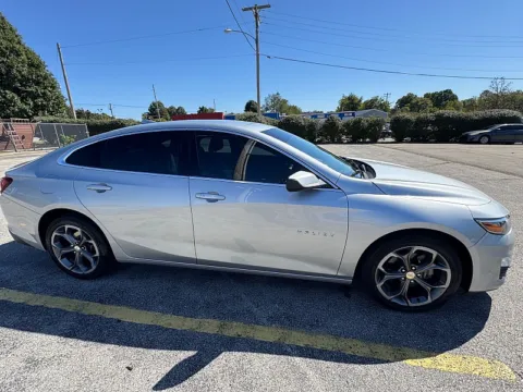 More photos of 2021 Chevrolet Malibu 4dr Sdn LT at EZ Car Connection, KY