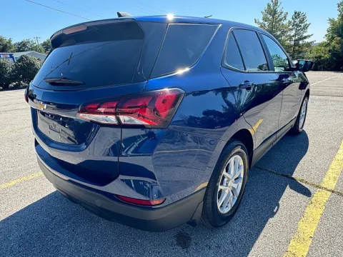 More photos of 2022 Chevrolet Equinox FWD 4dr LS w/1LS at EZ Car Connection, KY