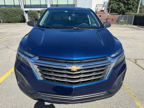 Photos of 2022 Chevrolet Equinox FWD 4dr LS w/1LS for sale in Frankfort, KY at EZ Car Connection