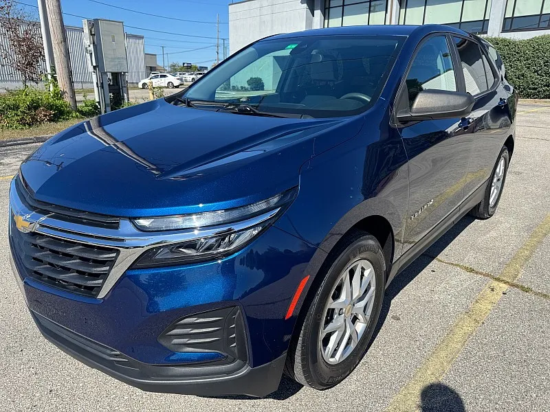 Blue 2022 Chevrolet Equinox FWD 4dr LS w/1LS for sale in Frankfort, KY