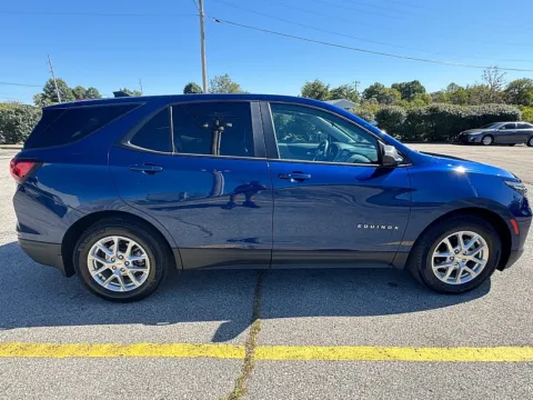 More photos of 2022 Chevrolet Equinox FWD 4dr LS w/1LS at EZ Car Connection, KY