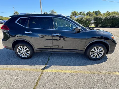 More photos of 2020 Nissan Rogue 4d SUV AWD SV at EZ Car Connection, KY