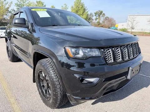Black 2018 Jeep Grand Cherokee 4d SUV 4WD Laredo Altitude for sale in Frankfort, KY