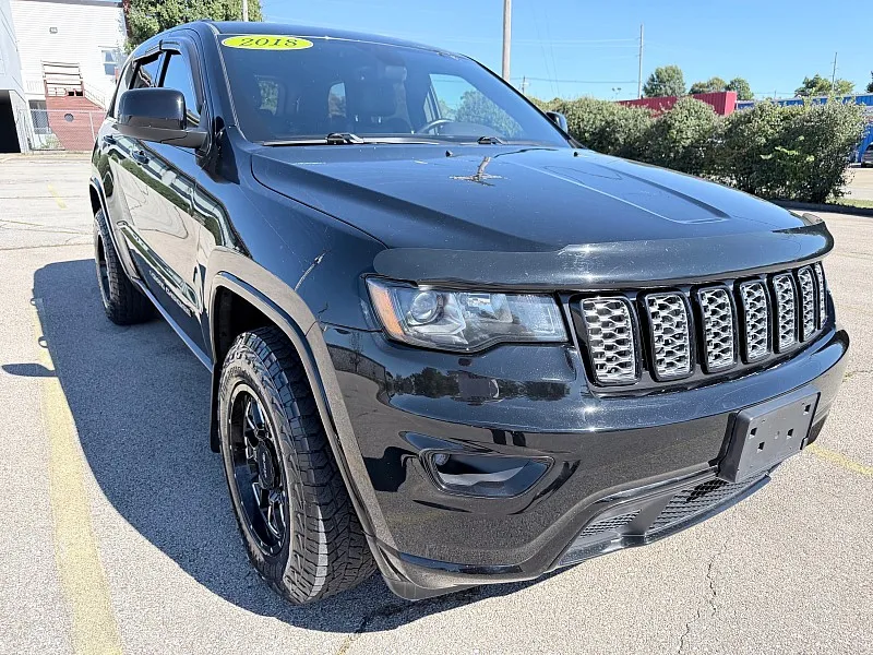 Black 2018 Jeep Grand Cherokee 4d SUV 4WD Laredo Altitude for sale in Frankfort, KY