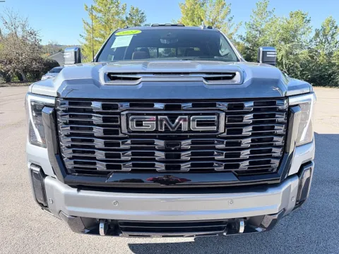 More photos of 2024 GMC Sierra 2500 HD Crew Cab 159" Denali Ultimate at EZ Car Connection, KY