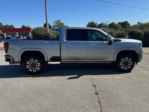 More photos of 2024 GMC Sierra 2500 HD Crew Cab 159" Denali Ultimate at EZ Car Connection, KY