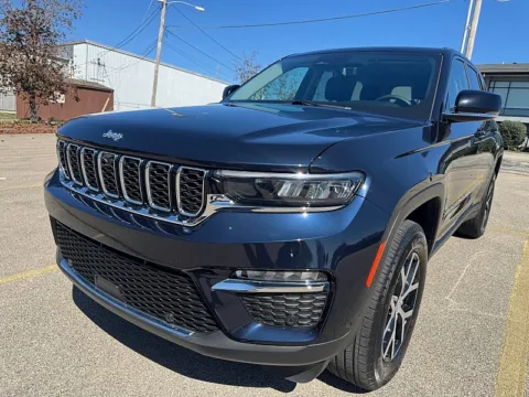 Another view of 2023 Jeep Grand Cherokee Limited 4x4 for sale in Frankfort, KY at EZ Car Connection